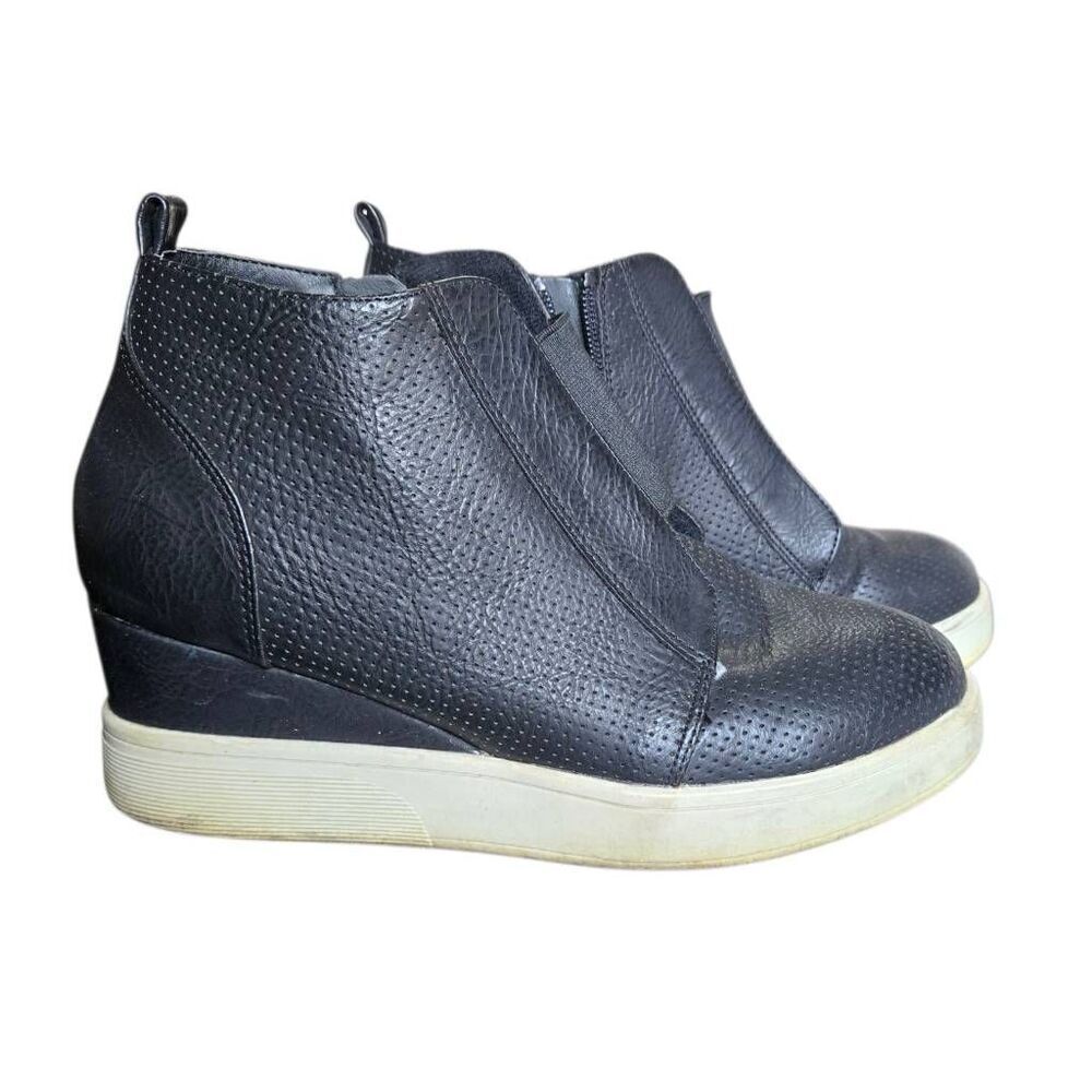 TG Wedge Sneaker Faux Leather Cutout Womens SZ 8 Black